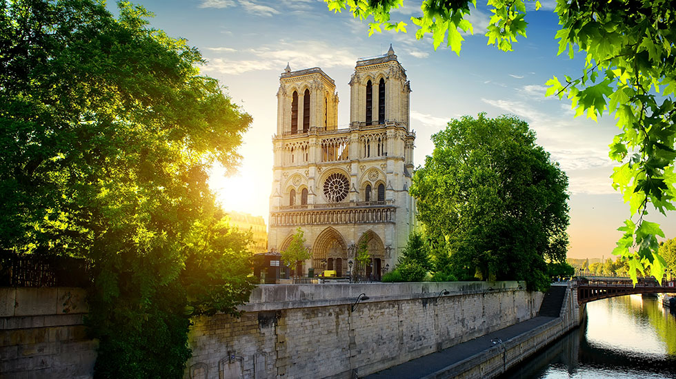 Nhà-thờ-Đức-Bà-Paris - Tour Du Lịch Pháp