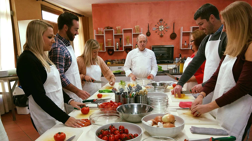 Lớp học nấu ăn - Tour Du Lịch Ý