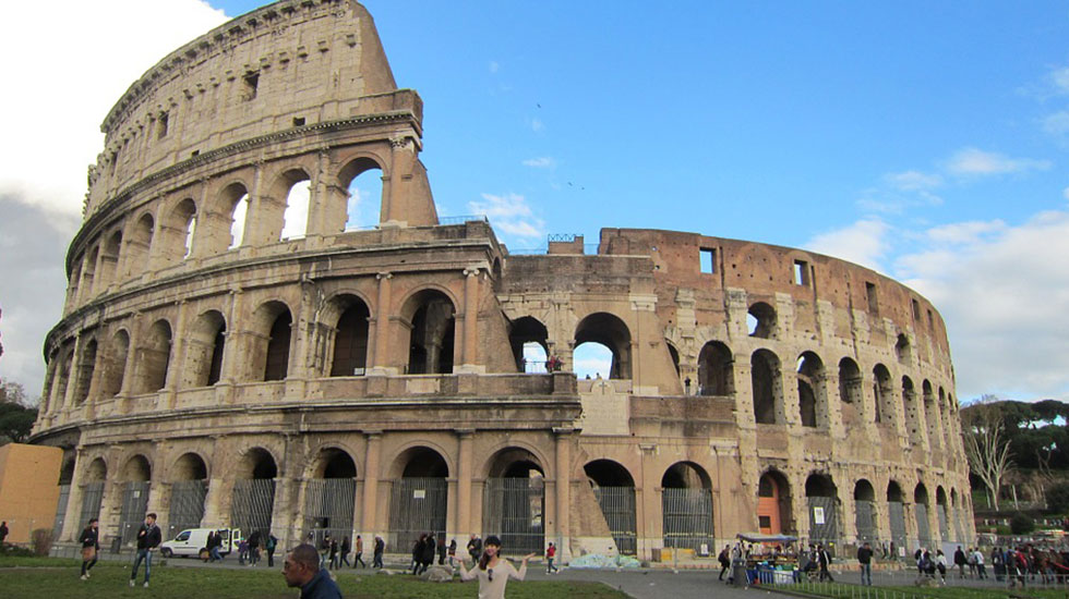 Đấu trường Colosseum - Tour Du Lịch Pháp