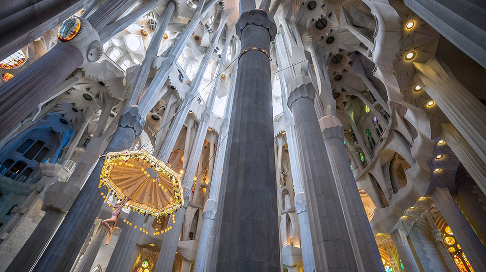 Kiến-trúc-bên-trong-Nhà-Thờ-Sagrada-Familia Barcelona - Tour Du Lịch Tây Ban Nha